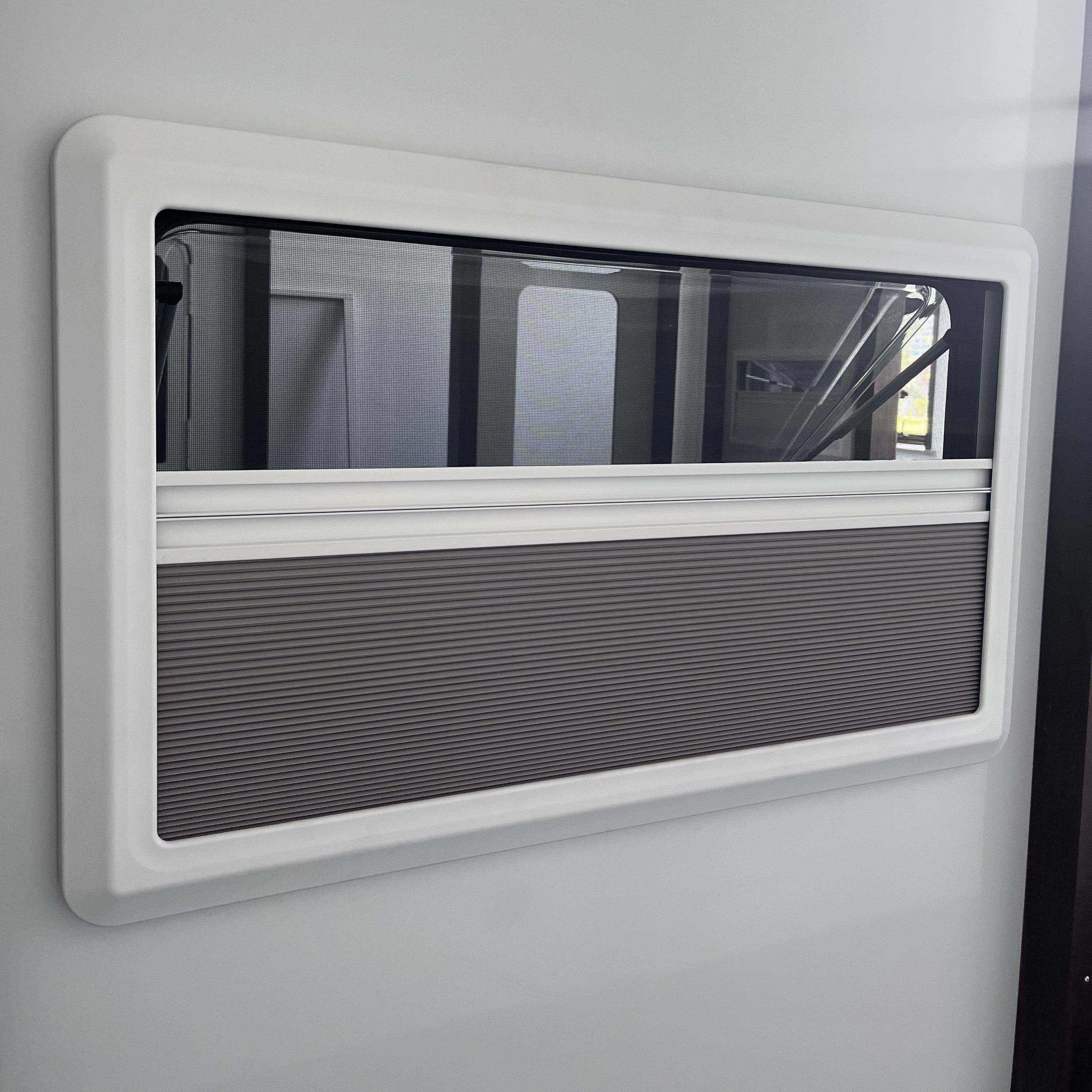 Premium RV Window – One-Piece Frame with Double-Layer Acrylic Glass